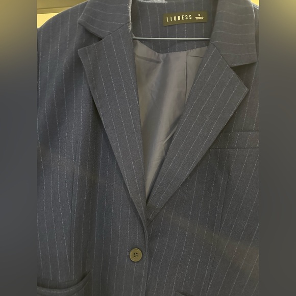 Lioness wool oversized blazer - Picture 2 of 3